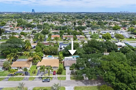 5421 Buchanan Street Hollywood FL 33021