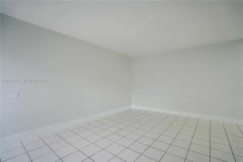 7640 Carlyle Avenue Miami Beach FL 33141
