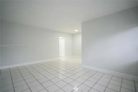 7640 Carlyle Avenue Miami Beach FL 33141