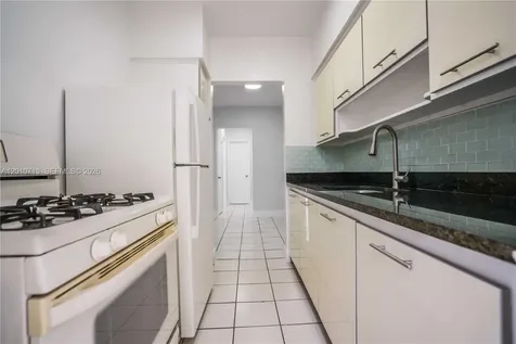 7640 Carlyle Avenue Miami Beach FL 33141