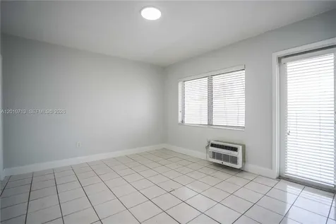 7640 Carlyle Avenue Miami Beach FL 33141