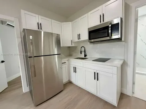 2425 SW 6th Street Miami FL 33135