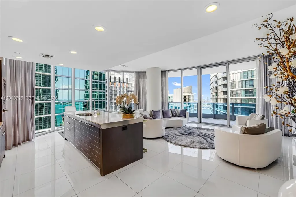 200 Biscayne Boulevard Way Miami FL 33131