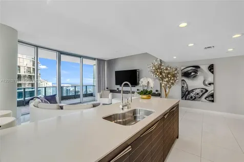 200 Biscayne Boulevard Way Miami FL 33131