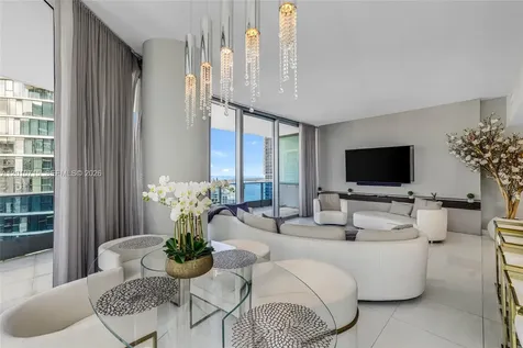 200 Biscayne Boulevard Way Miami FL 33131