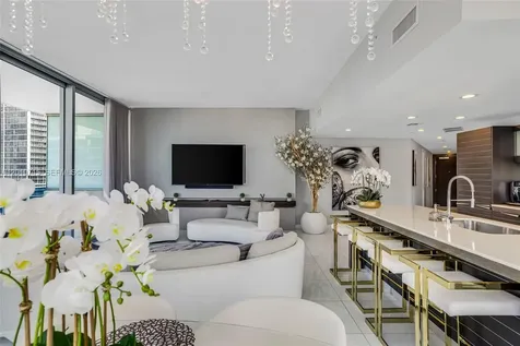 200 Biscayne Boulevard Way Miami FL 33131