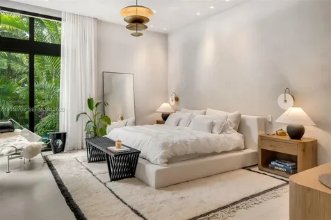 5225 La Gorce Drive Miami Beach FL 33140
