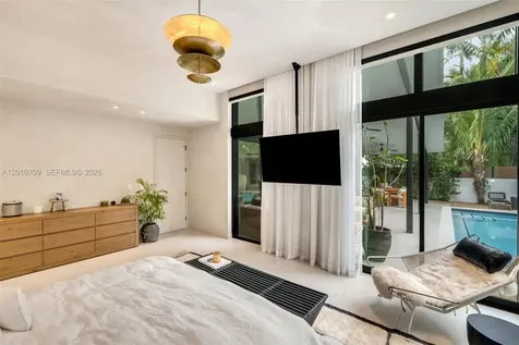 5225 La Gorce Drive Miami Beach FL 33140