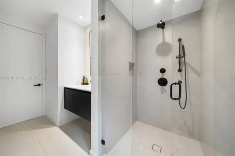 5225 La Gorce Drive Miami Beach FL 33140