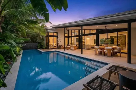 5225 La Gorce Drive Miami Beach FL 33140