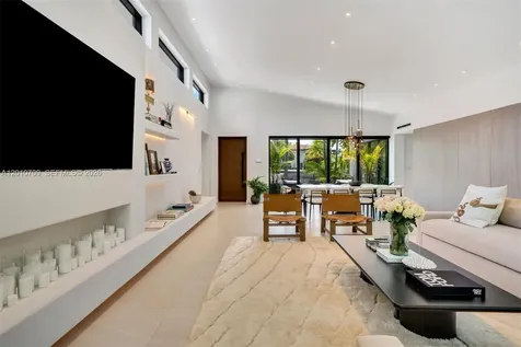 5225 La Gorce Drive Miami Beach FL 33140