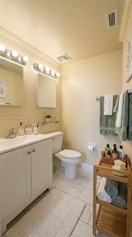 666 W 81st Street Hialeah FL 33014