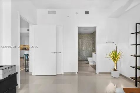 88 SW 7th Street Miami FL 33130