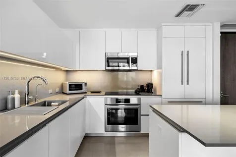 88 SW 7th Street Miami FL 33130