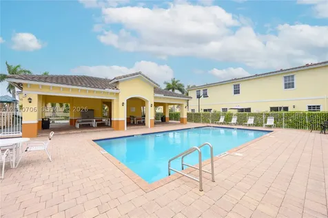 1106 NW 40th Terrace Lauderhill FL 33313