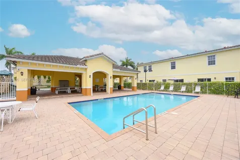 1106 NW 40th Terrace Lauderhill FL 33313