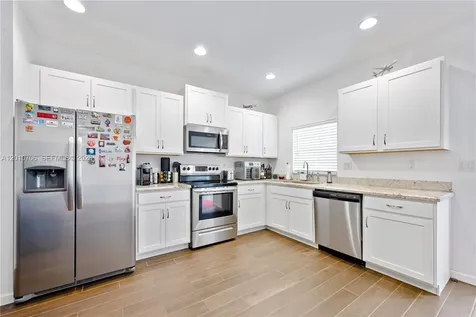 1106 NW 40th Terrace Lauderhill FL 33313