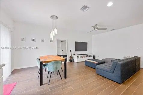 1106 NW 40th Terrace Lauderhill FL 33313