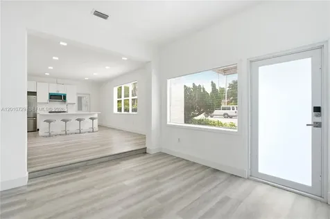 340 NE 125th Street North Miami FL 33161