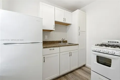 340 NE 125th Street North Miami FL 33161