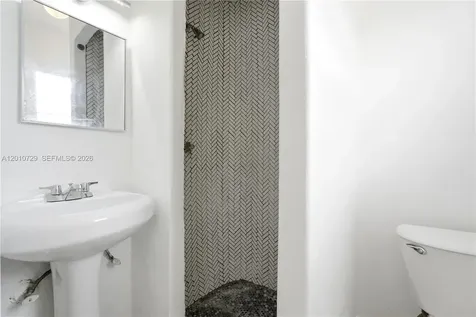 340 NE 125th Street North Miami FL 33161