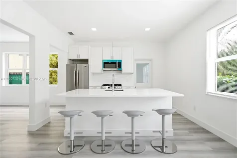 340 NE 125th Street North Miami FL 33161