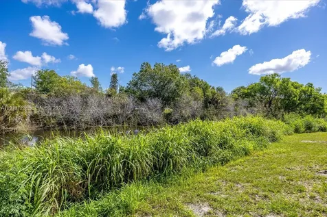 115 SW Glenwood Drive Port St. Lucie FL 34984