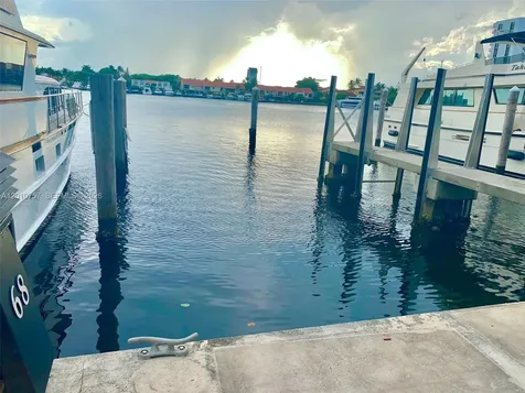 3601 NE 207th St, Slip E68 Aventura FL 33180