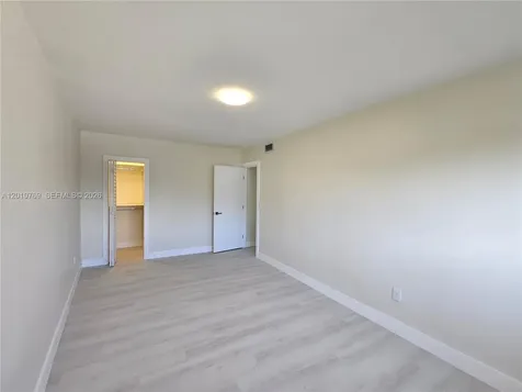 834 Raymond Street Miami Beach FL 33141