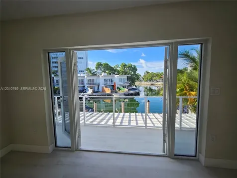 834 Raymond Street Miami Beach FL 33141