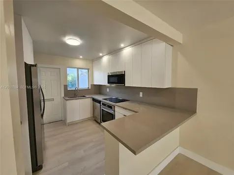 834 Raymond Street Miami Beach FL 33141