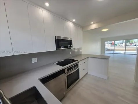 834 Raymond Street Miami Beach FL 33141