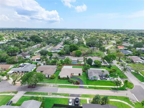 18535 SW 90th Court Cutler Bay FL 33157