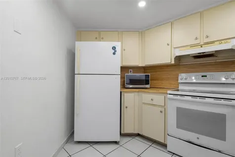 9431 Fontainebleau Boulevard Miami FL 33172