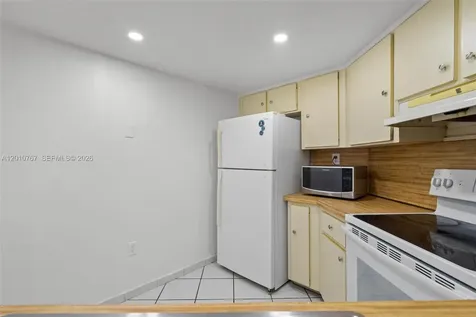 9431 Fontainebleau Boulevard Miami FL 33172
