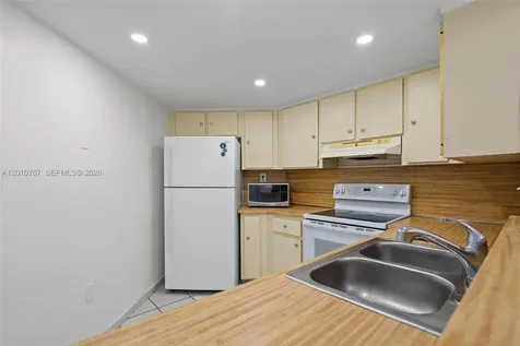 9431 Fontainebleau Boulevard Miami FL 33172