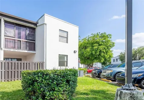 9431 Fontainebleau Boulevard Miami FL 33172