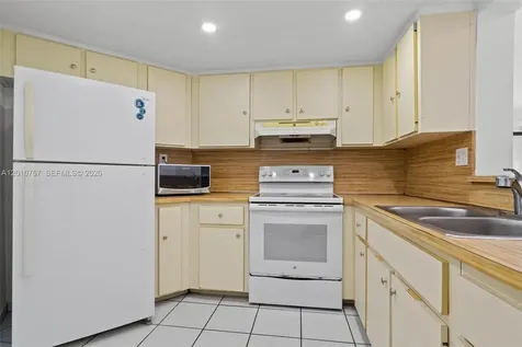 9431 Fontainebleau Boulevard Miami FL 33172