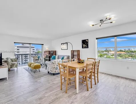 4141 Nautilus Drive Miami Beach FL 33140