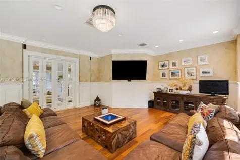 6905 SW 75th Avenue Miami FL 33143