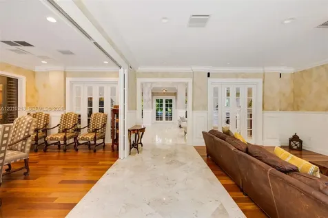 6905 SW 75th Avenue Miami FL 33143