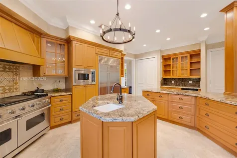 6905 SW 75th Avenue Miami FL 33143