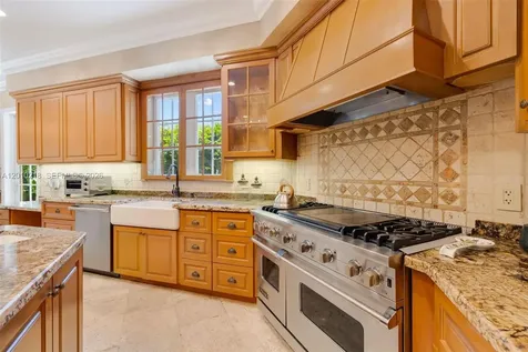 6905 SW 75th Avenue Miami FL 33143