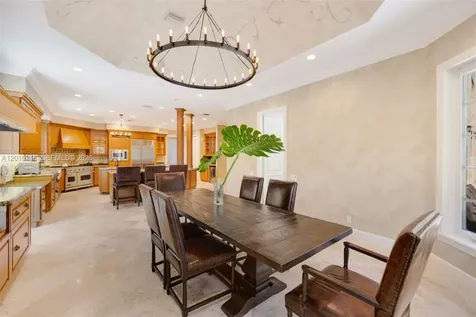 6905 SW 75th Avenue Miami FL 33143