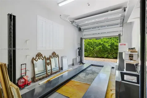 6905 SW 75th Avenue Miami FL 33143