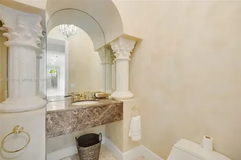 6905 SW 75th Avenue Miami FL 33143