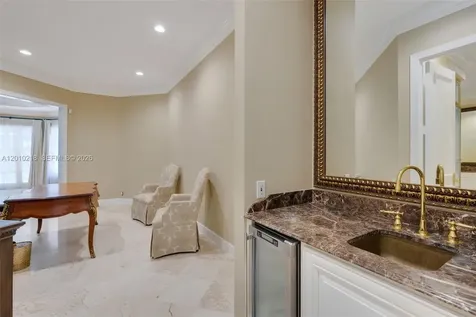 6905 SW 75th Avenue Miami FL 33143