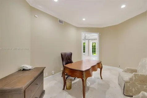 6905 SW 75th Avenue Miami FL 33143