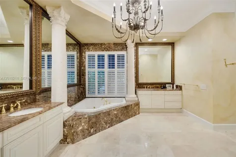 6905 SW 75th Avenue Miami FL 33143