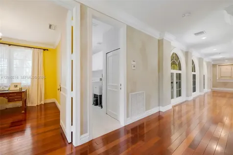 6905 SW 75th Avenue Miami FL 33143
